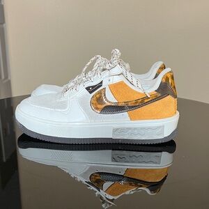Nike Women’s Low Air Force 1 Fontana Phantom Tortoise Curry Dr0151001 SZ 6.5